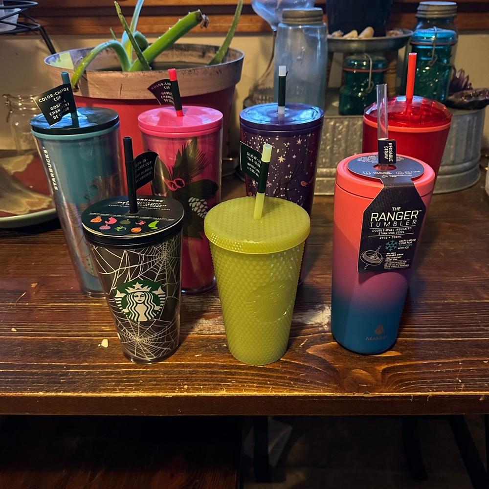 Starbucks tumbler lot